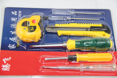 Hardware tool combination set for wallpaper driver and screw driver